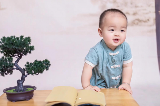 襄垣宝宝脸上小白点
